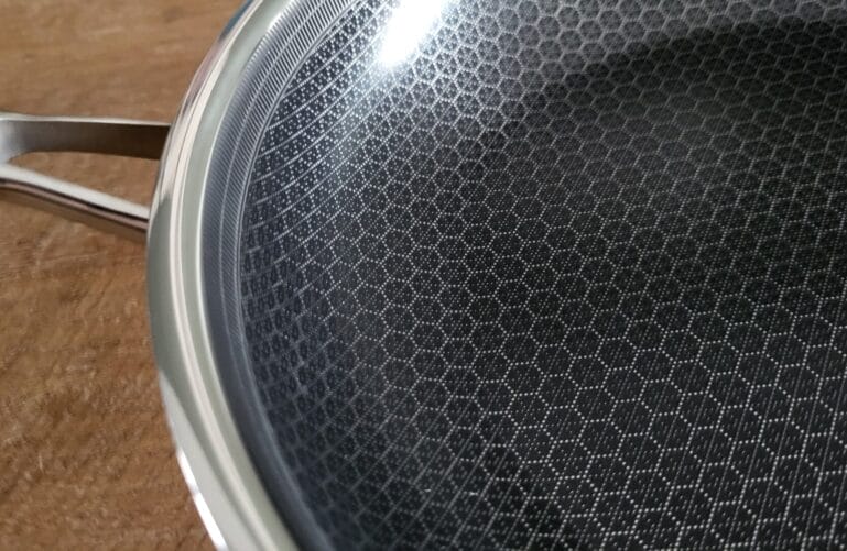 Onyx Cookware koekenpan met hoiningraat-structuur